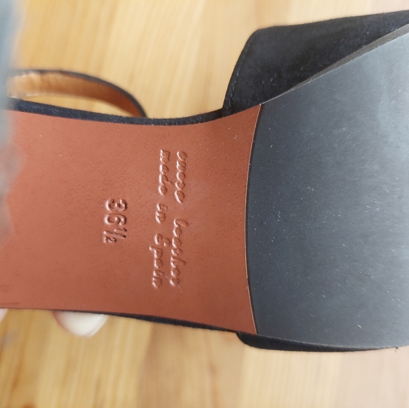 Chi Mihara Suede Pumps w/ black bow tie - Picture 5 of 12